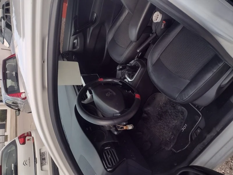 Peugeot 301 Allure+ nav.